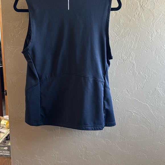 Asics Black Reflective Vest - Picture 13 of 14